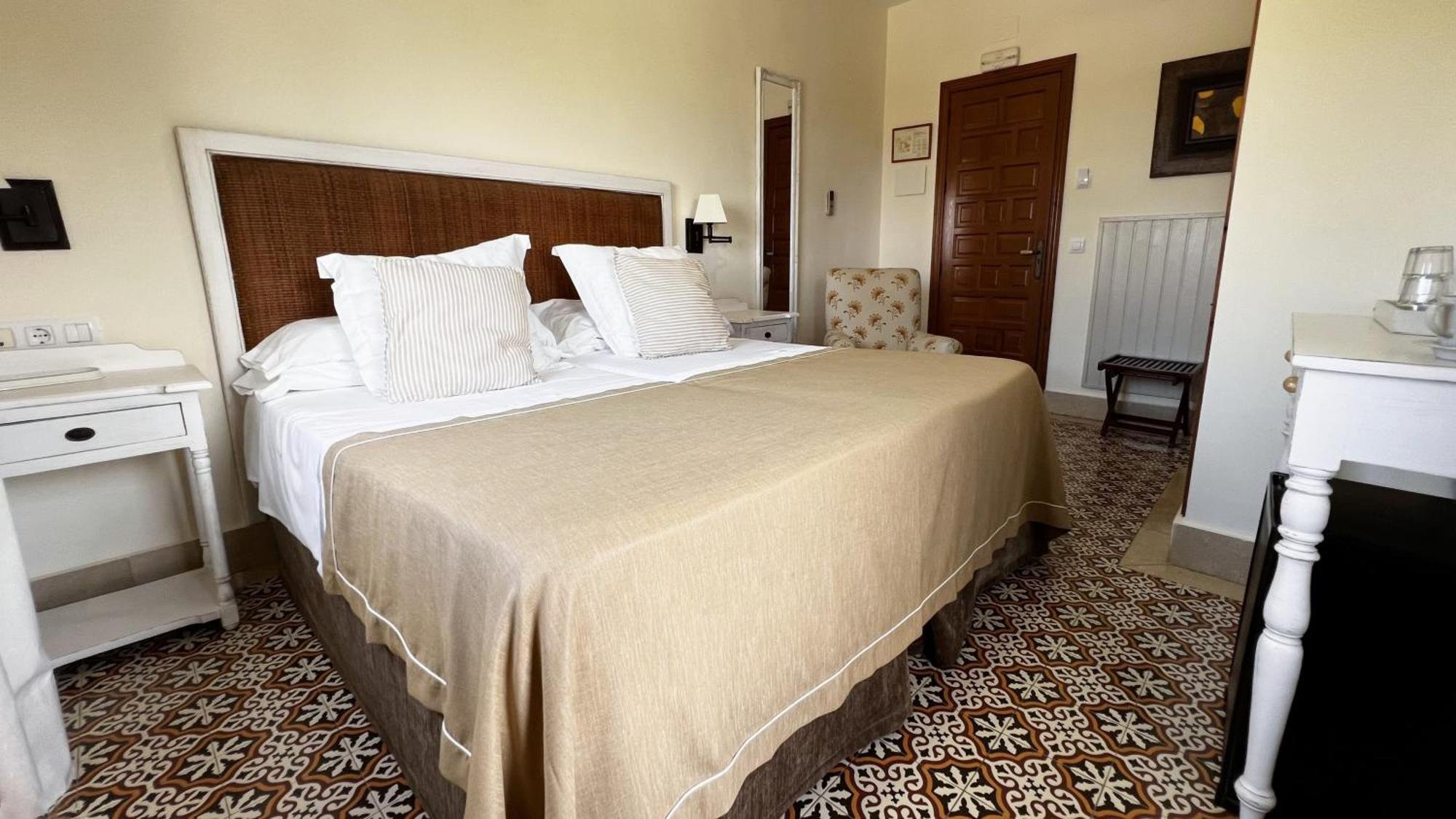 Hotel Sindhura Vejer de la Frontera Exteriör bild