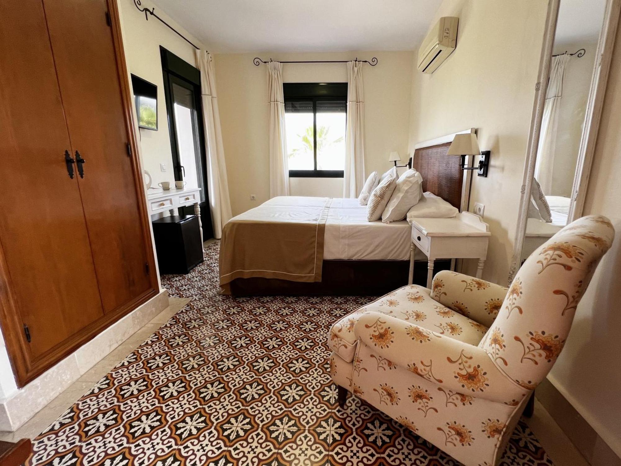 Hotel Sindhura Vejer de la Frontera Exteriör bild