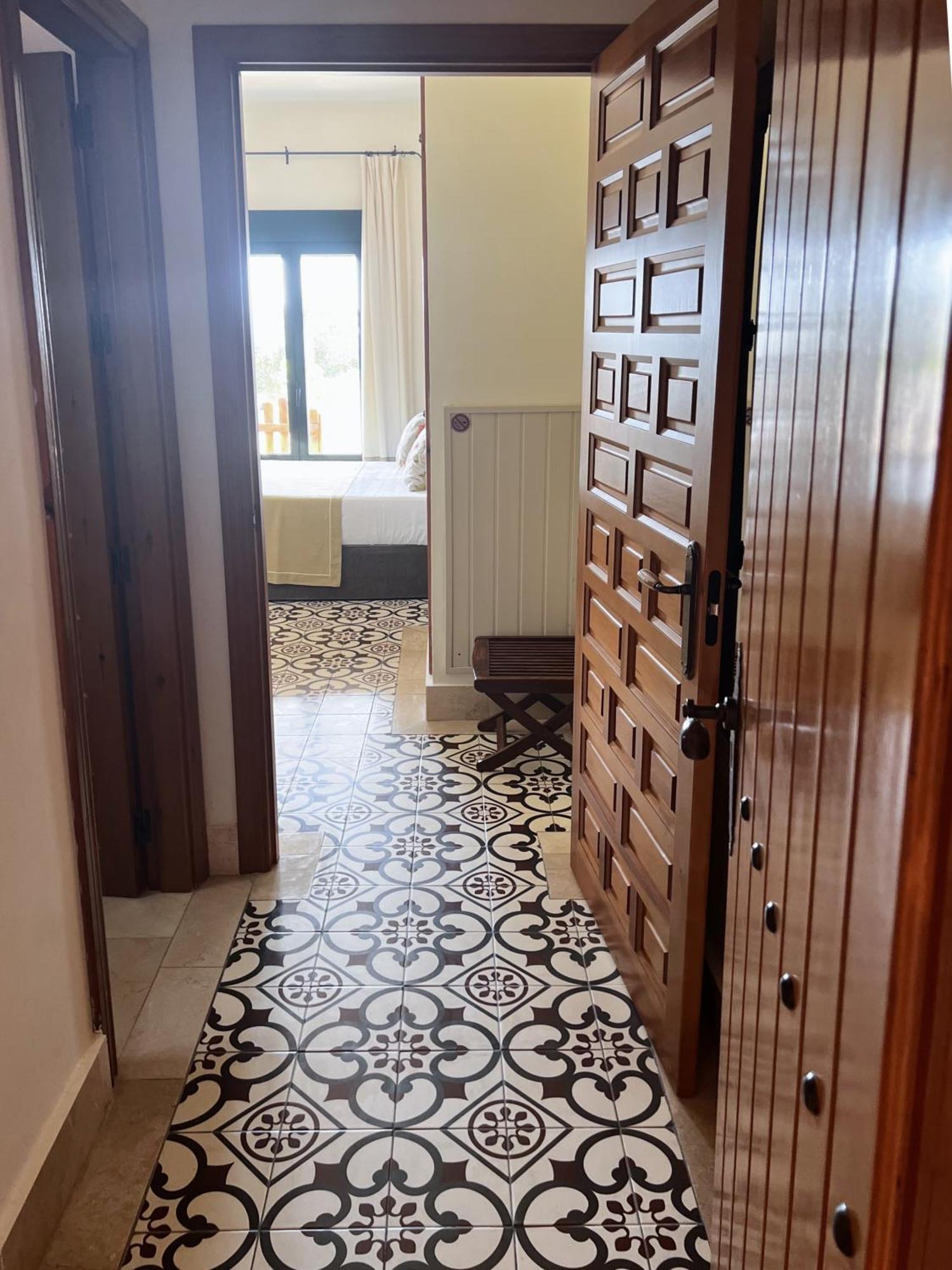 Hotel Sindhura Vejer de la Frontera Exteriör bild